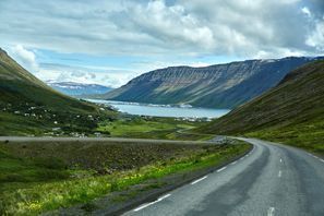 Najam Automobila Isafjordur, Island